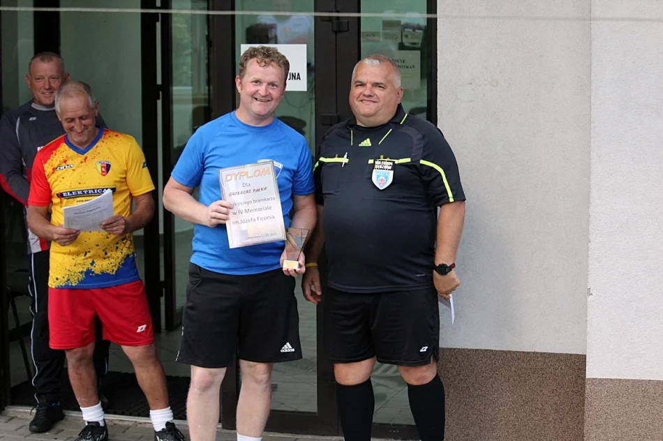Zagrali dla kolegi z boiska. Memoriał im. Józefa Ficonia: wyniki - zdjęcie 4