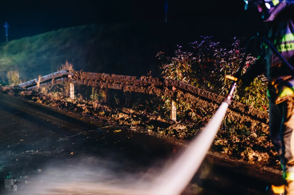 Droga zanieczyszczona... obornikiem - zdjęcie 7