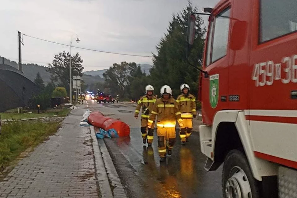 "Armagedon. Powtórka z niedzieli". Po intensywnej burzy woda znów wylała na drogę - zdjęcie 3