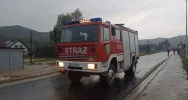 Zalane drogi i posesje, podtopione piwnice. "Było gorzej niż w niedzielę, ściana deszczu spadła na osiedle" - zdjęcie 2
