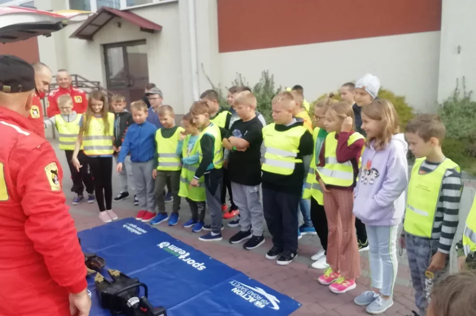 Punkt kontroli kierowców pod szkołą. Za wykroczenie mandat i... sok z cytryny - zdjęcie 4