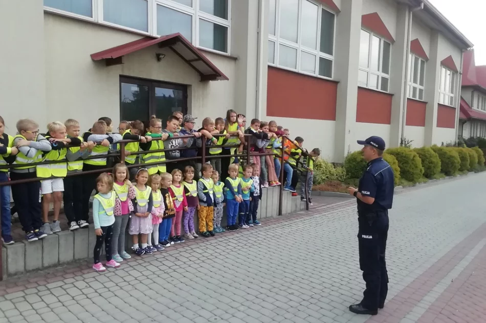 Punkt kontroli kierowców pod szkołą. Za wykroczenie mandat i... sok z cytryny - zdjęcie 5