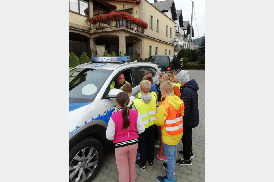 Punkt kontroli kierowców pod szkołą. Za wykroczenie mandat i... sok z cytryny - zdjęcie 6