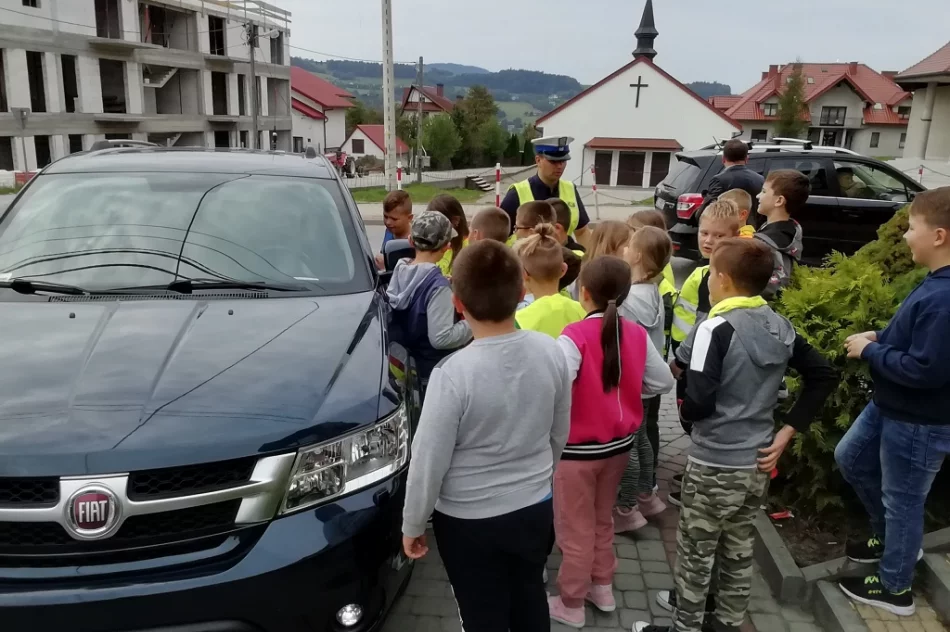 Punkt kontroli kierowców pod szkołą. Za wykroczenie mandat i... sok z cytryny - zdjęcie 8