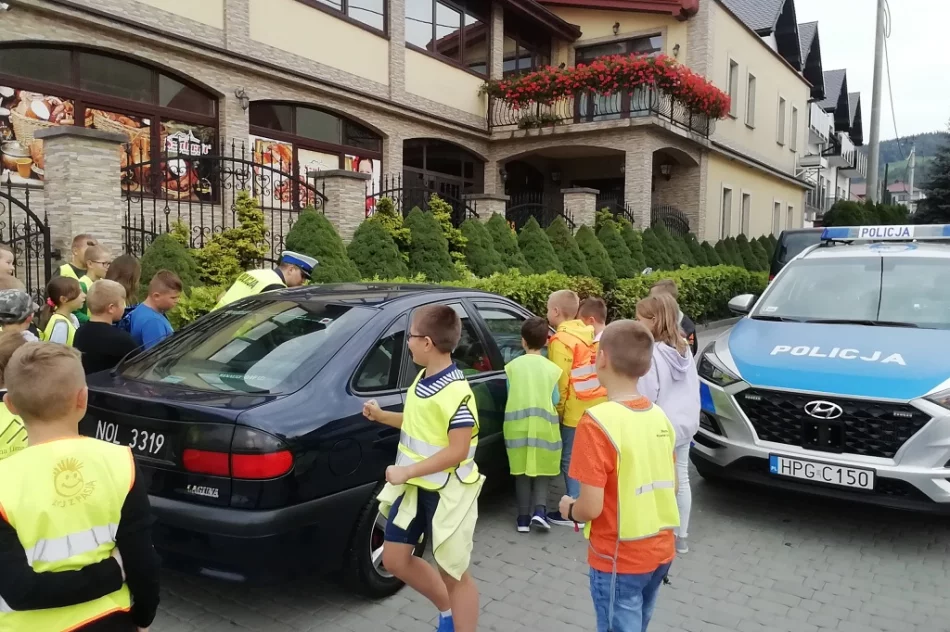 Punkt kontroli kierowców pod szkołą. Za wykroczenie mandat i... sok z cytryny - zdjęcie 10