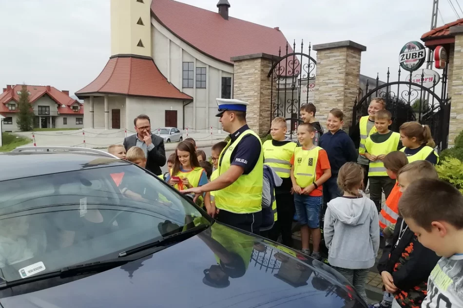 Punkt kontroli kierowców pod szkołą. Za wykroczenie mandat i... sok z cytryny - zdjęcie 12