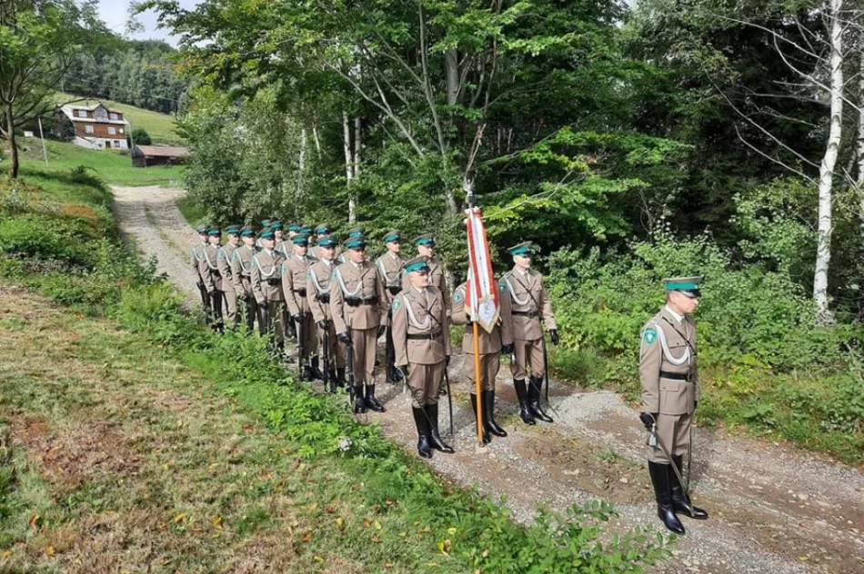 To miejsce jest ewenementem w skali kraju - obelisk na dawnym alianckim zrzutowisku - zdjęcie 11