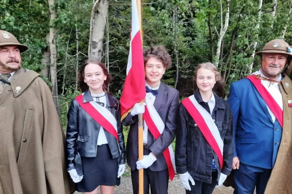 To miejsce jest ewenementem w skali kraju - obelisk na dawnym alianckim zrzutowisku - zdjęcie 12