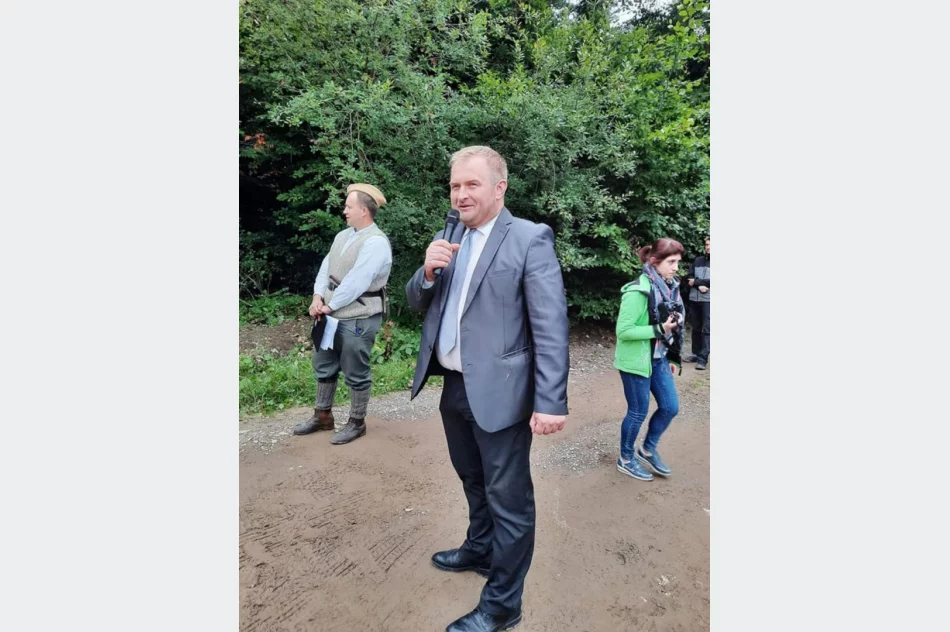 To miejsce jest ewenementem w skali kraju - obelisk na dawnym alianckim zrzutowisku - zdjęcie 16