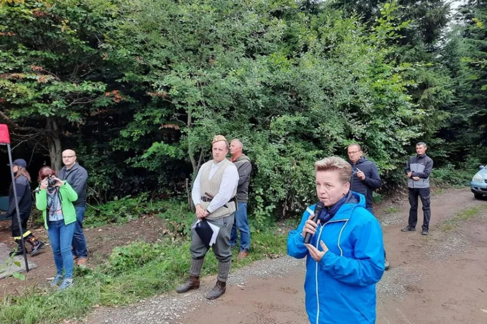 To miejsce jest ewenementem w skali kraju - obelisk na dawnym alianckim zrzutowisku - zdjęcie 18