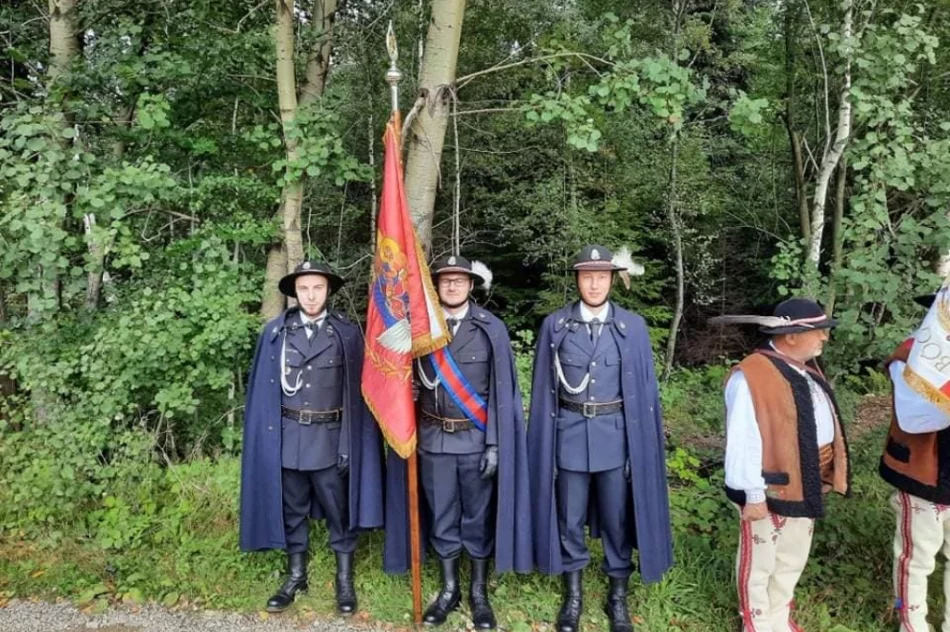 To miejsce jest ewenementem w skali kraju - obelisk na dawnym alianckim zrzutowisku - zdjęcie 20