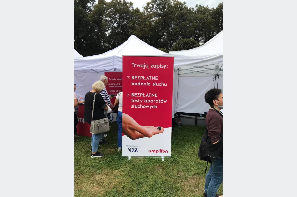  Członkowie Limanowskiego Uniwersytetu Trzeciego Wieku na VIII Międzynarodowych SENIORALIACH w Krakowie  - zdjęcie 8