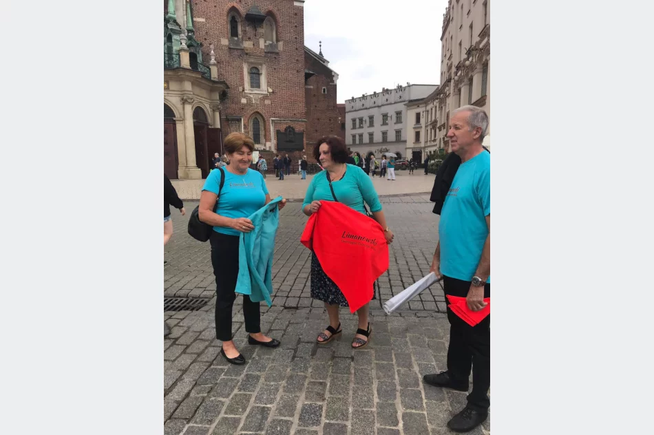  Członkowie Limanowskiego Uniwersytetu Trzeciego Wieku na VIII Międzynarodowych SENIORALIACH w Krakowie  - zdjęcie 11