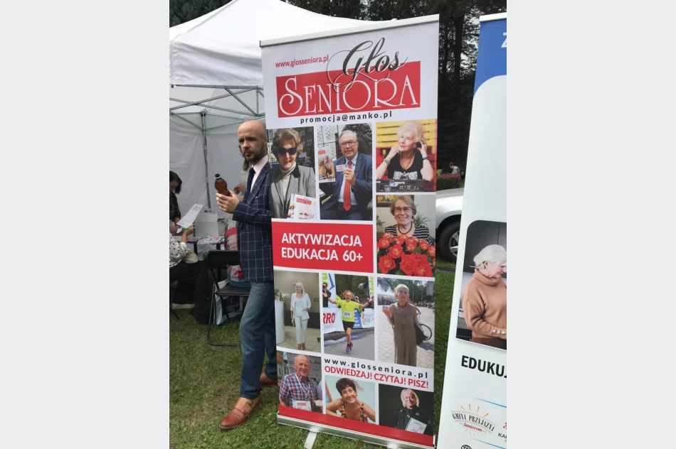  Członkowie Limanowskiego Uniwersytetu Trzeciego Wieku na VIII Międzynarodowych SENIORALIACH w Krakowie  - zdjęcie 12