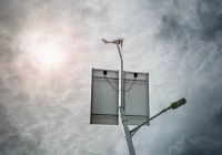 Gmina zamontuje nowoczesne, samowystarczalne latarnie - koszt jednej to ok. 15 tys. zł - zdjęcie główne