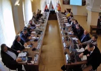 Dyskusja pełna zarzutów. Radny do członków PiS: "jeśli się nie ogarniecie, to do końca kadencji będzie kłótnia, odwołanie przewodniczącej to wasza porażka" - zdjęcie główne