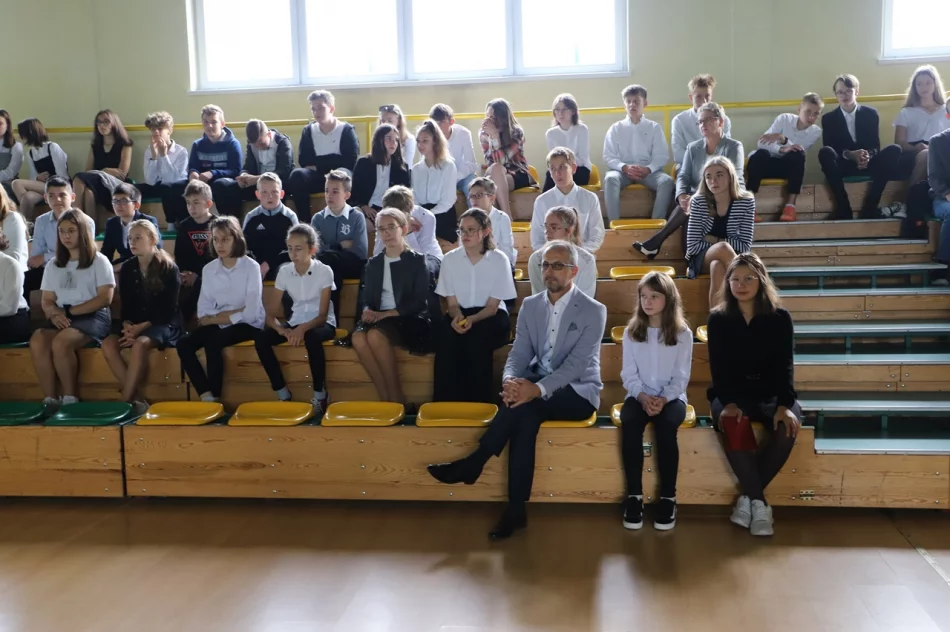 Szkoła Podstawowa w Mordarce uczciła 82. rocznicę wybuchu II wojny światowej - zdjęcie 2