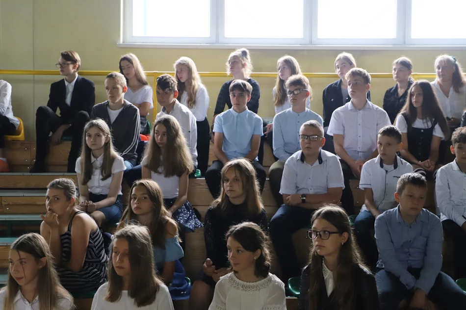 Szkoła Podstawowa w Mordarce uczciła 82. rocznicę wybuchu II wojny światowej - zdjęcie 9