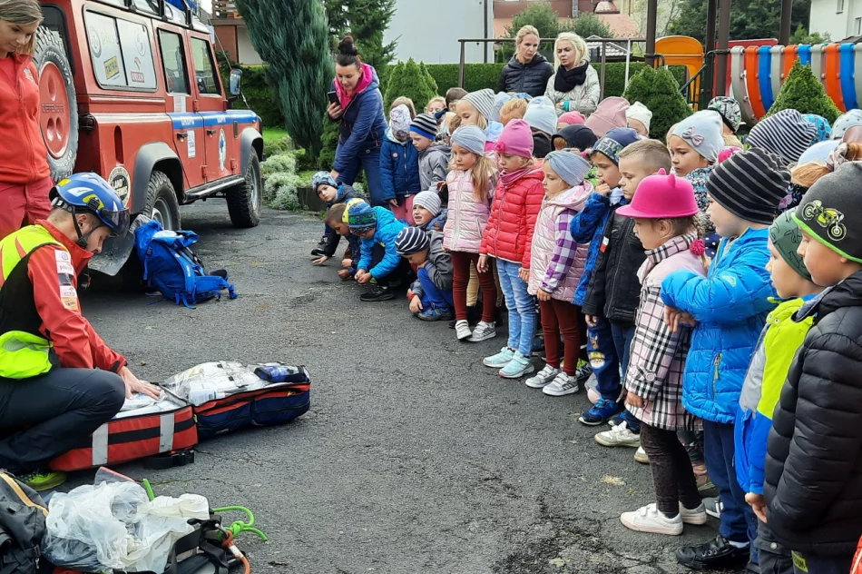 Miejskie Przedszkole nr 2 w Limanowej odwiedzili ratownicy GOPR - zdjęcie 3