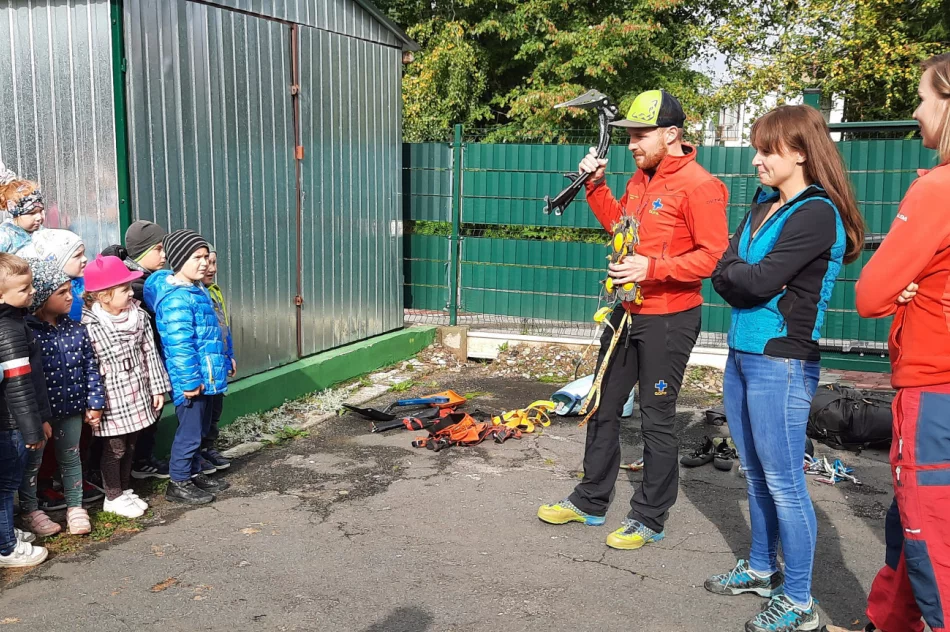 Miejskie Przedszkole nr 2 w Limanowej odwiedzili ratownicy GOPR - zdjęcie 4