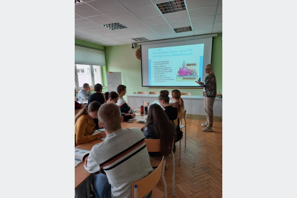 Uczniowie na "lekcjach z ZUS" - zdjęcie 5