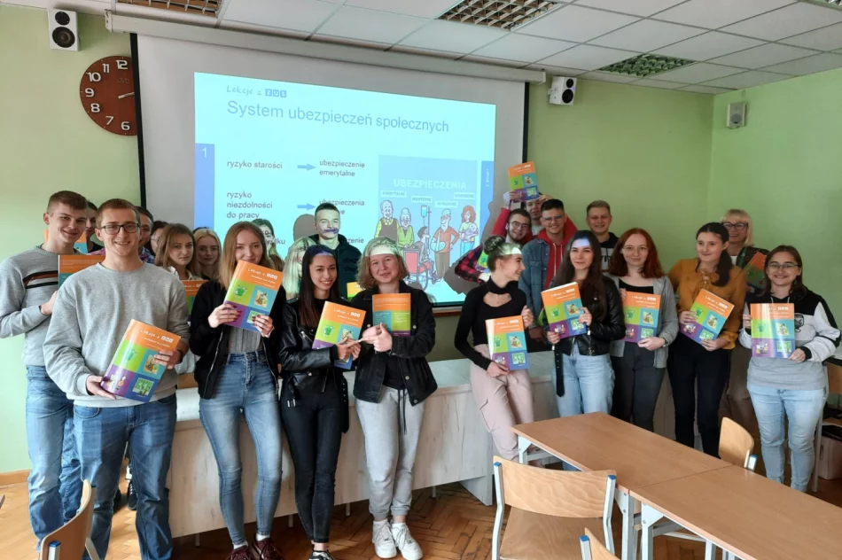 Uczniowie na "lekcjach z ZUS" - zdjęcie 6