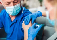 Rozpoczyna się rejestracja osób na szczepienia trzecią dawką - zdjęcie główne