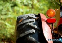 66-latek przygnieciony przez ciągnik - zdjęcie główne