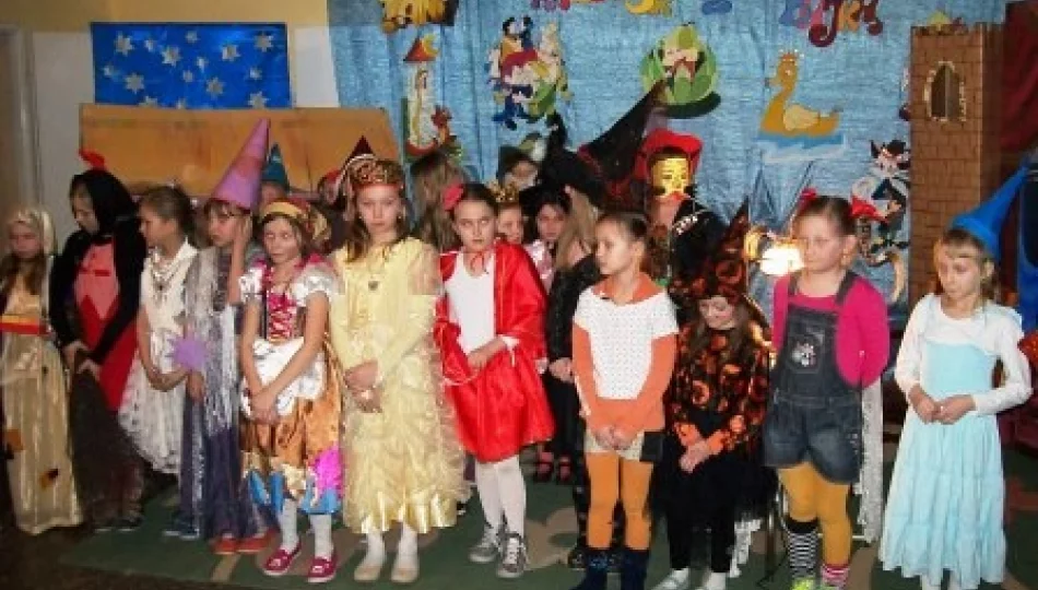 Bajkowy wieczór z noclegiem w szkole - zdjęcie 1