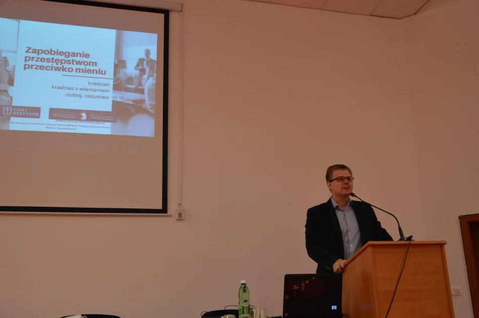 Z seniorami o możliwych zagrożeniach - zdjęcie 4