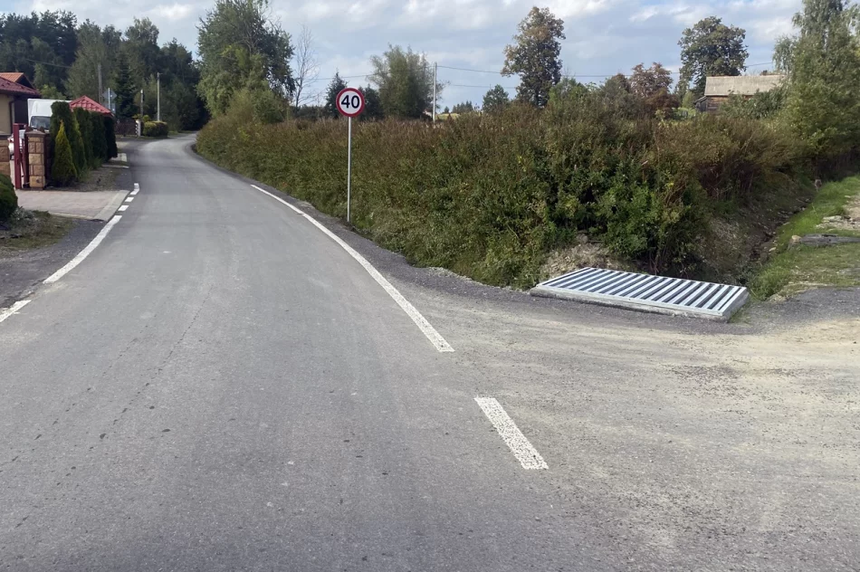 Dobiegła końca przebudowa drogi Siekierczyna - Jabłoniec - zdjęcie 6