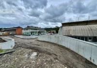 Trwa budowa łącznika - są już mury oporowe przy zjeździe - zdjęcie główne