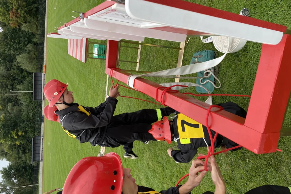 Zawody pożarniczych młodzieżówek - zdjęcie 3