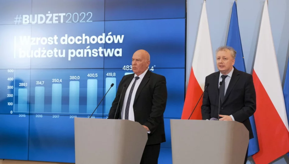 Rząd przyjął projekt budżetu na 2022 r. Deficyt ma wynieść nie więcej niż 30,9 mld zł - zdjęcie 1