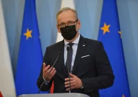 Bariera czwartej fali zostaje dziś przekroczona. „To nie jest jeszcze moment, żebyśmy myśleli o restrykcjach" - zdjęcie główne