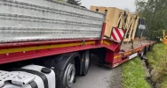 Wjechał do rowu i zniszczył drogę - ukarano go mandatem - zdjęcie 4