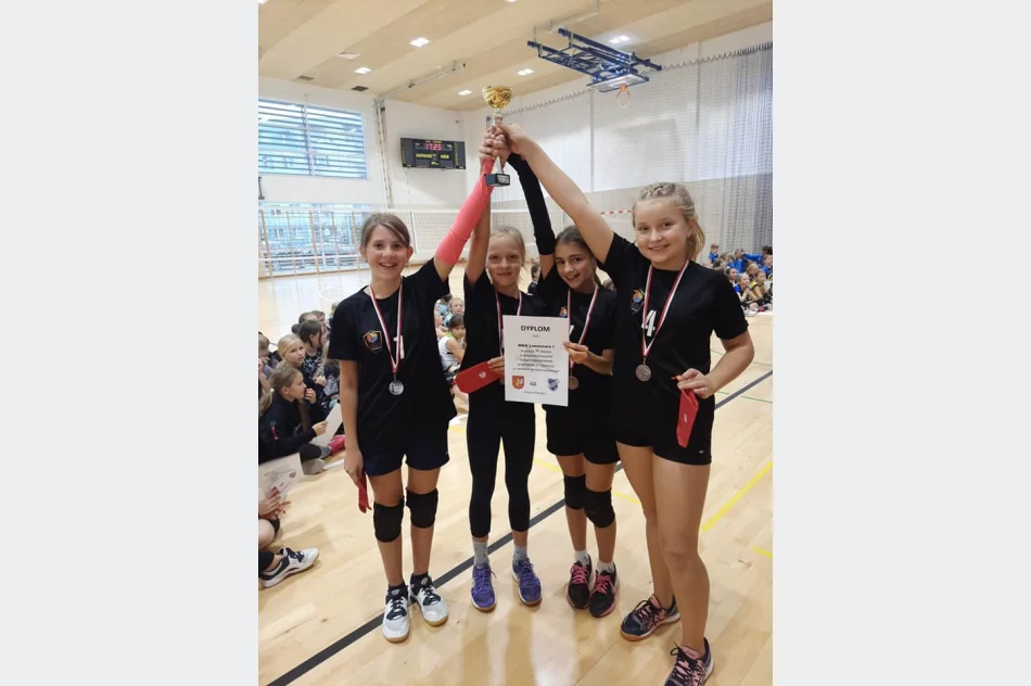 Siatkarki MKS MOS  Limanowa rozpoczęły sezon brązowymi medalami - zdjęcie 2