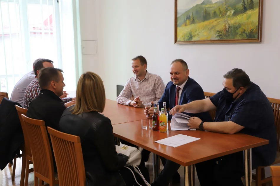 Umowa na kanalizację sanitarną w Sowlinach i Łososinie Górnej podpisana - zdjęcie 4