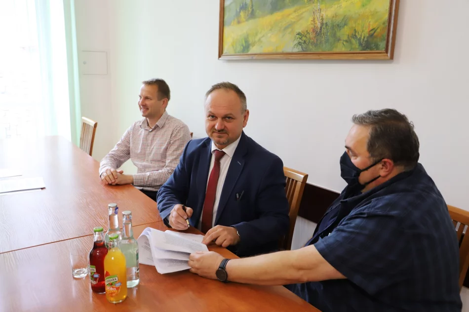 Umowa na kanalizację sanitarną w Sowlinach i Łososinie Górnej podpisana - zdjęcie 5