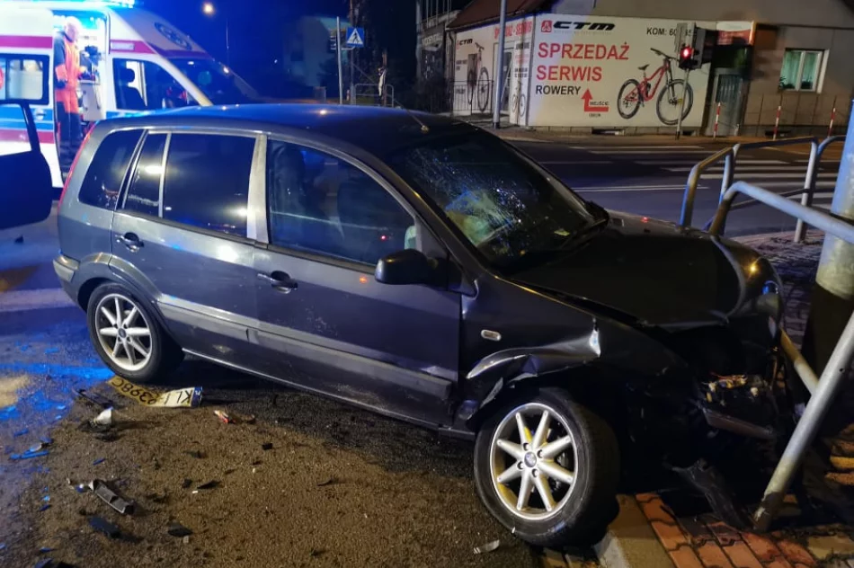 Groźnie wyglądająca kolizja na skrzyżowaniu - zdjęcie 2