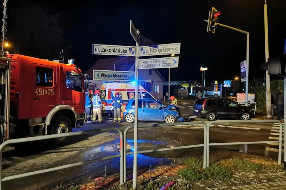 Groźnie wyglądająca kolizja na skrzyżowaniu - zdjęcie 7