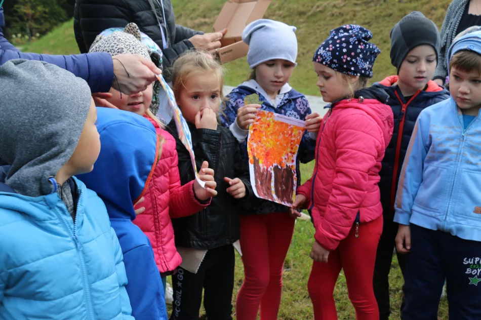Dąb symbolizujący działania dla ochrony środowiska i klimatu posadzono w Parku Miejskim - zdjęcie 18