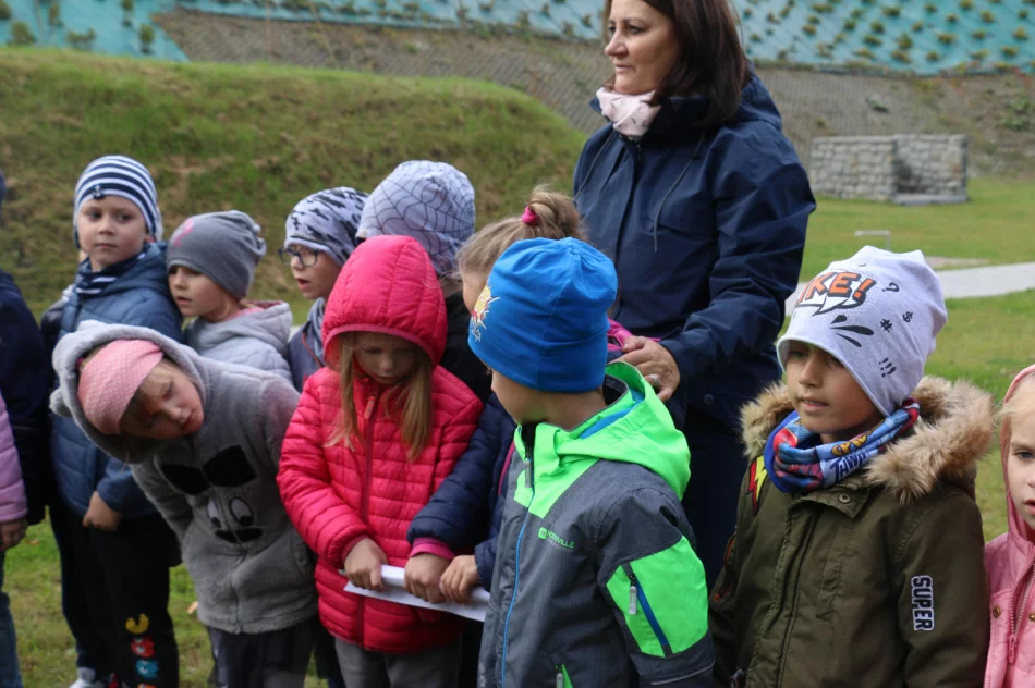 Dąb symbolizujący działania dla ochrony środowiska i klimatu posadzono w Parku Miejskim - zdjęcie 19