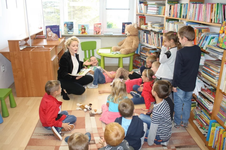 Dzień głośnego czytania w bibliotekach - zdjęcie 3
