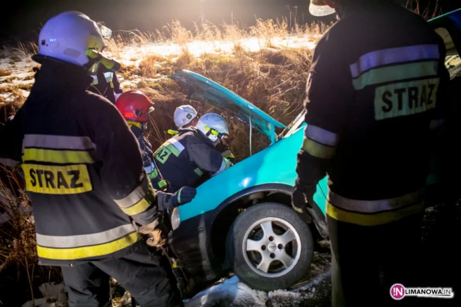 Dachowanie opla, poszkodowana pasażerka - zdjęcie 4