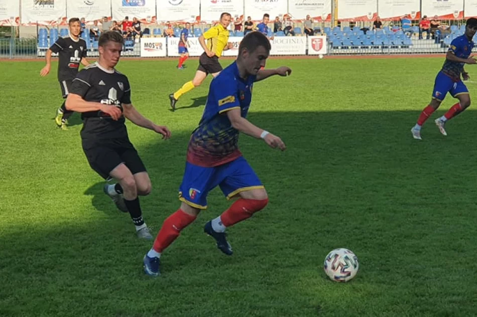 Kościółek trafił w doliczonym czasie gry i Limanovia ma komplet punktów w Bochni! - zdjęcie 3