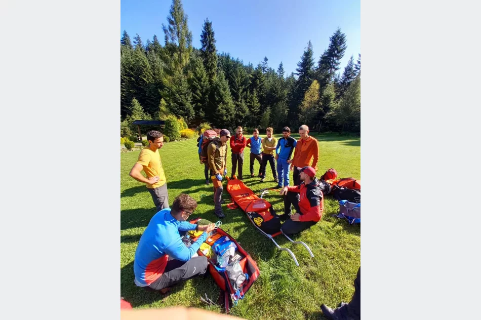 Przyszli ratownicy szkolili się w górach - zdjęcie 16