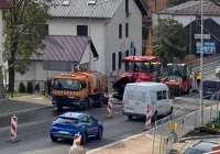 Ostatnia warstwa nawierzchni na nowym rondzie  - zdjęcie główne