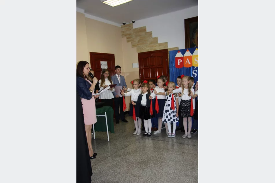 Pasowanie na ucznia w Szkole Podstawowej w Pasierbcu - zdjęcie 7