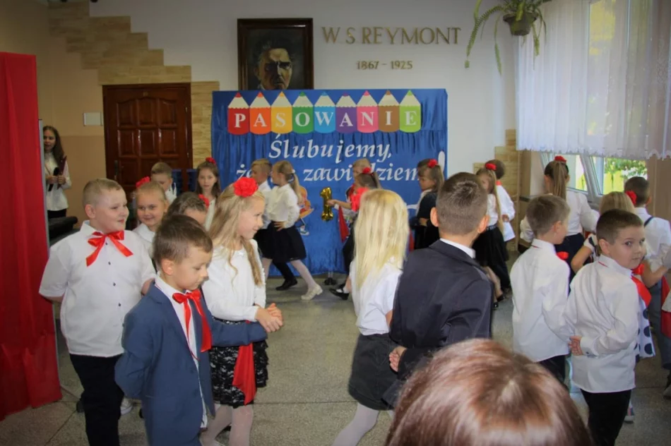 Pasowanie na ucznia w Szkole Podstawowej w Pasierbcu - zdjęcie 10